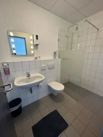 Arena Hostel & Monteurzimmer Гамбург