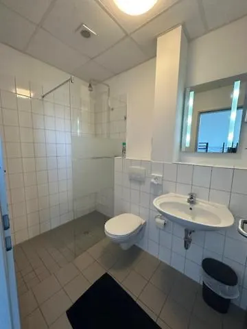 Arena Hostel & Monteurzimmer Гамбург