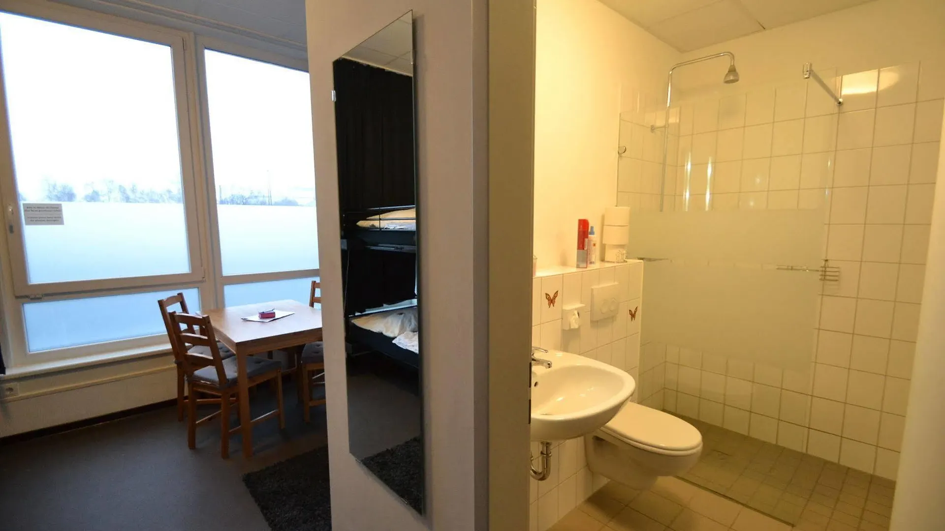 Arena Hostel & Monteurzimmer Гамбург