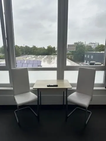 Arena Hostel & Monteurzimmer Гамбург